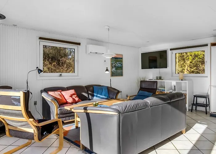 Arnold - 3-3km From The Sea By Interhome